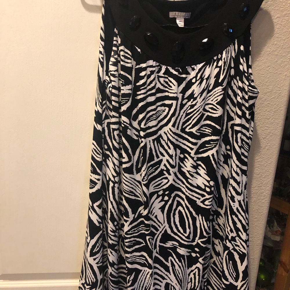 Black and white bubble hem dress